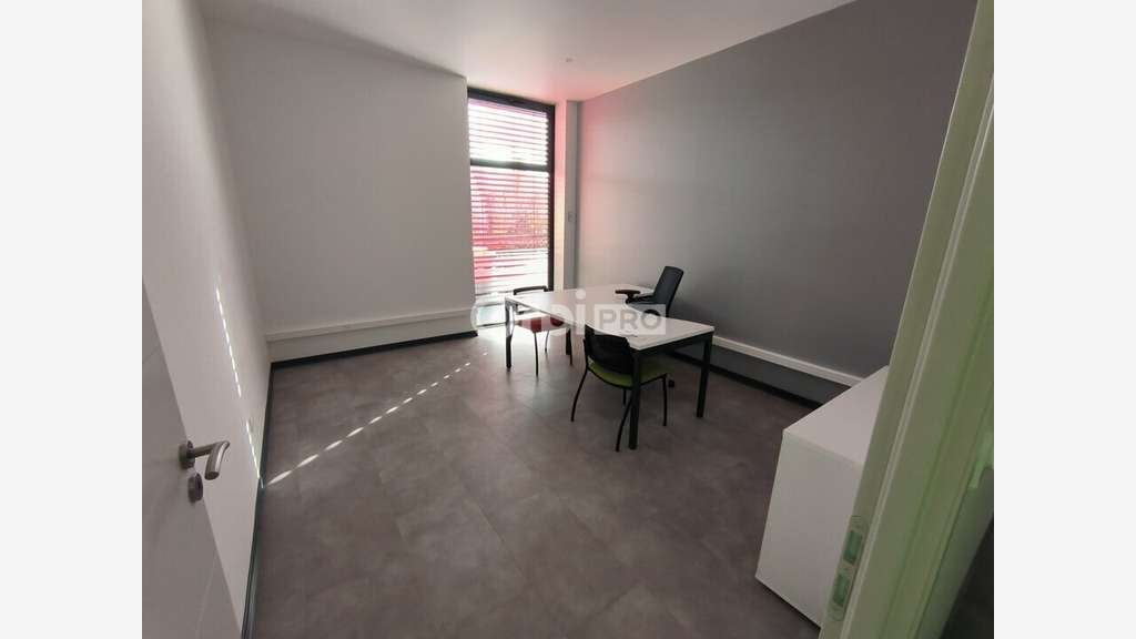 A louer local à usage de bureaux 100m² à Brive
