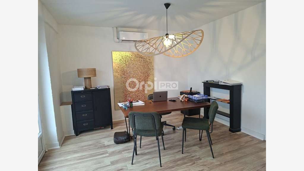 A louer local commercial 80m² axe passant de Brive