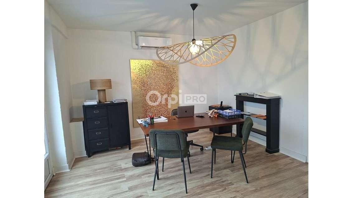 A louer local commercial 80m² axe passant de Brive