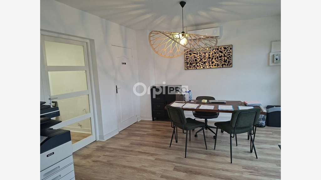 A louer local commercial 80m² axe passant de Brive