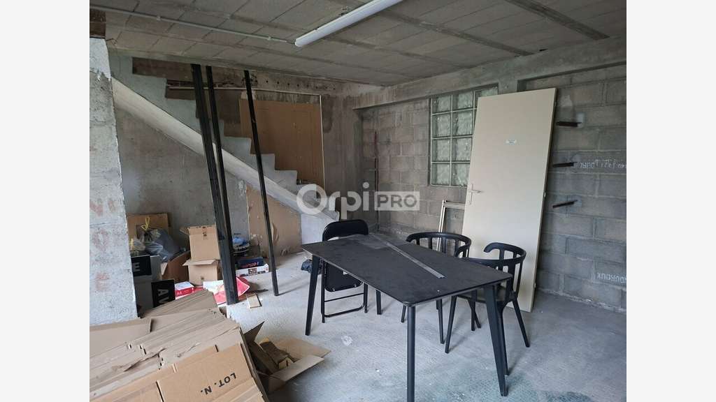 A louer local commercial 80m² axe passant de Brive