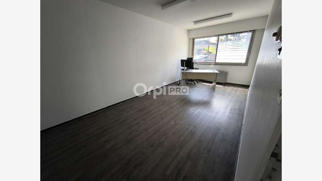 A louer local professionnel Brive Boulevard Est