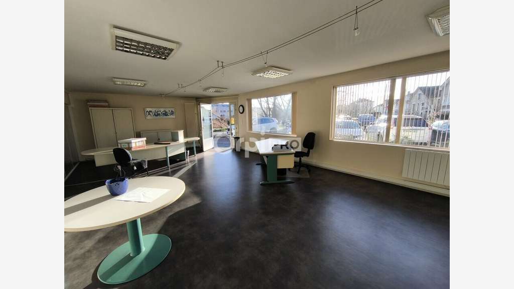 A louer bureaux DISPONIBLES RDC/R+1 à Brive