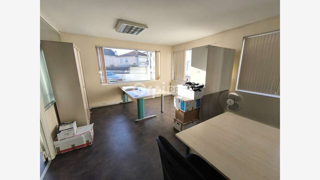 A louer bureaux DISPONIBLES RDC/R+1 à Brive