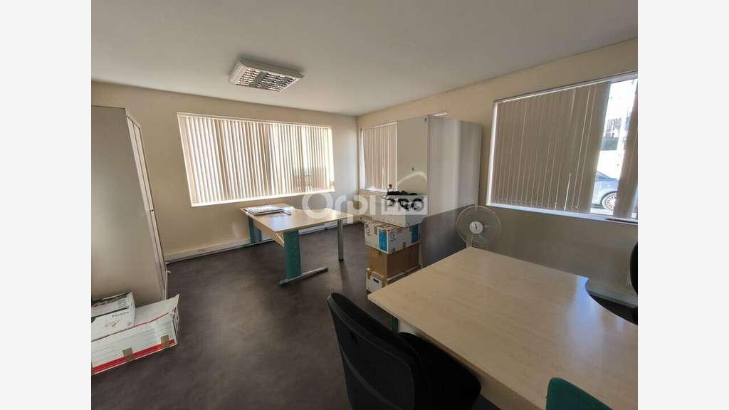 A louer bureaux DISPONIBLES RDC/R+1 à Brive
