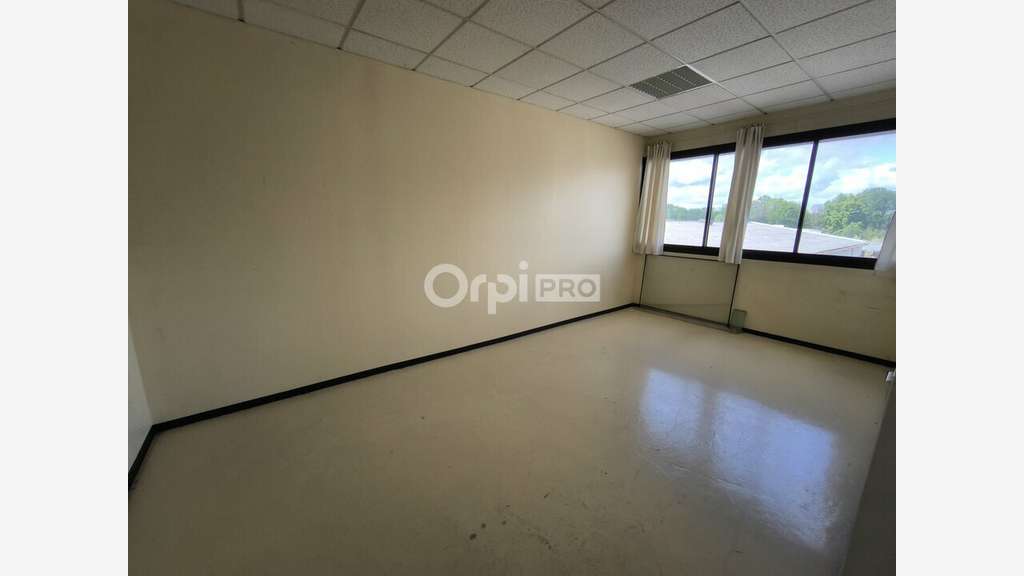 A louer bureaux 300m² à Brive Ouest proche A20