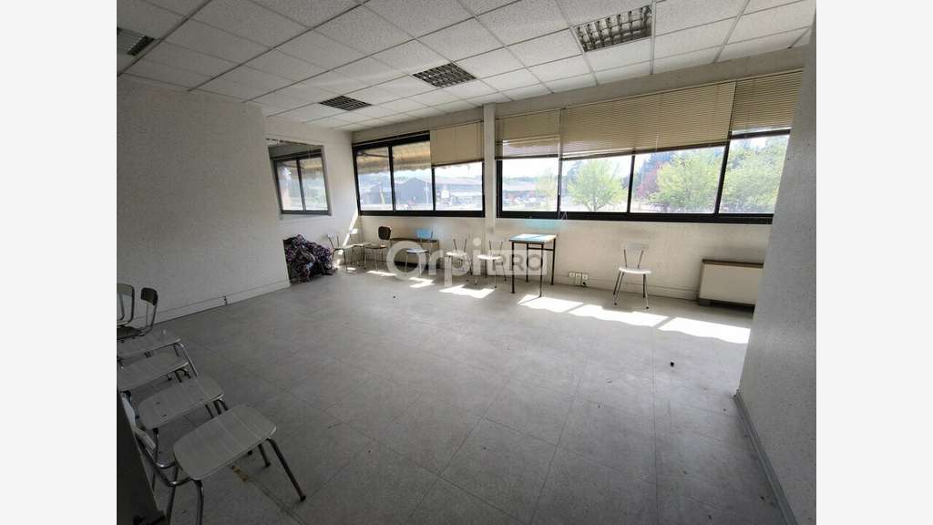A louer bureaux 300m² à Brive Ouest proche A20