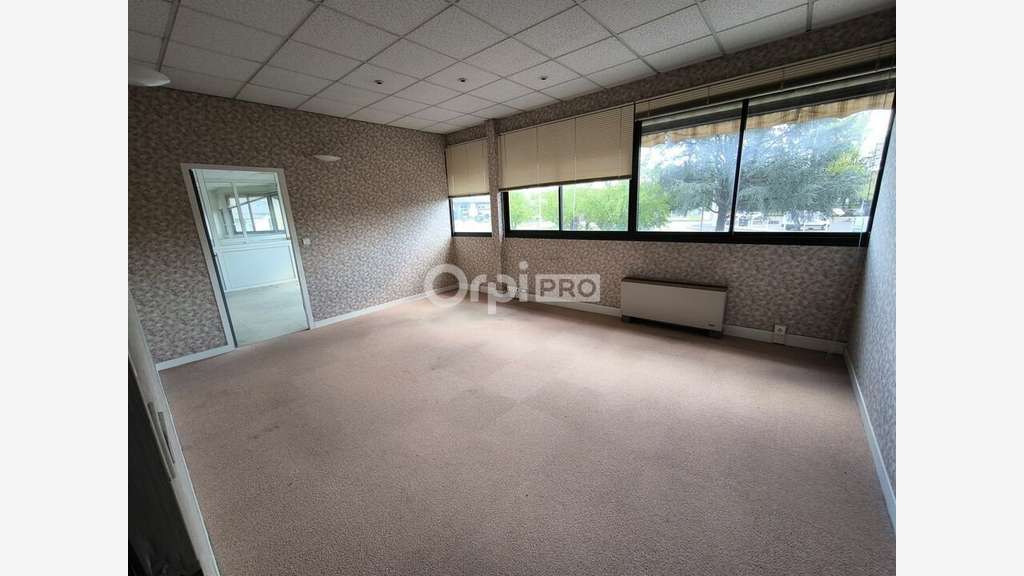 A louer bureaux 300m² à Brive Ouest proche A20