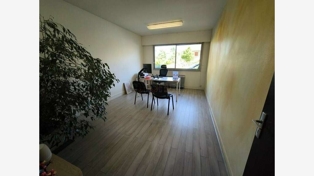 A louer bureaux 158m² boulevard Est de Brive