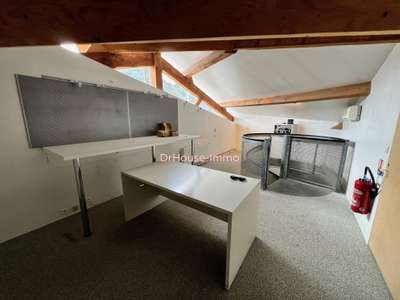 À louer bureaux de 592m² à Brives-Charensac