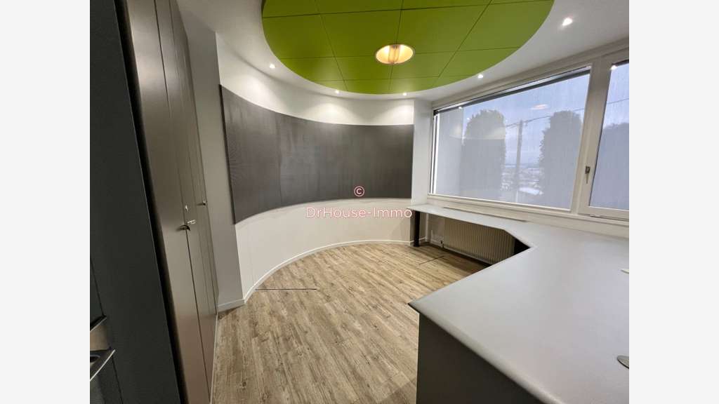À louer bureaux de 592m² à Brives-Charensac