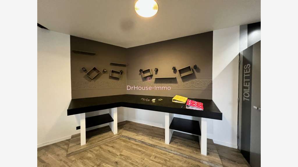 À louer bureaux de 592m² à Brives-Charensac