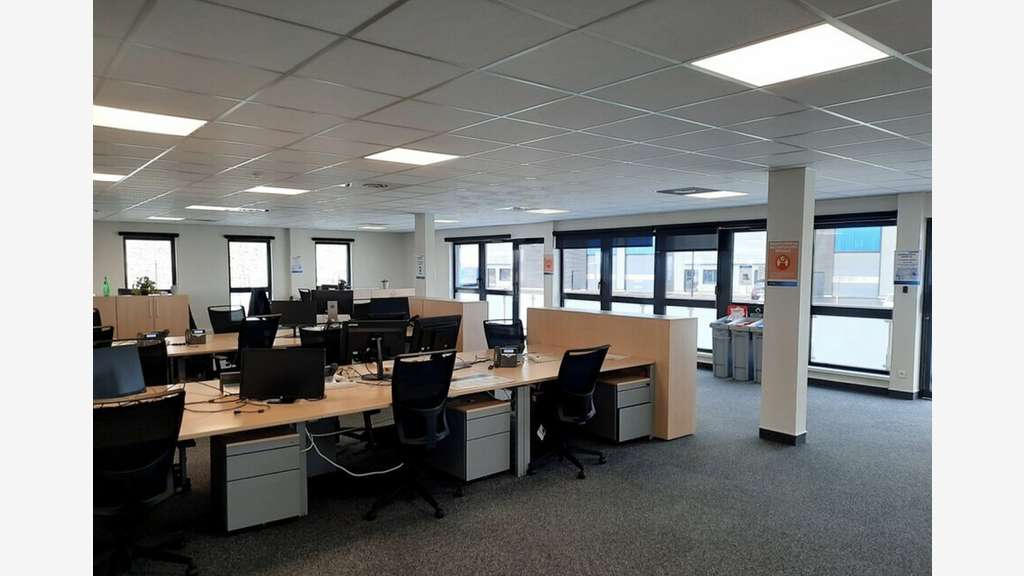 Bureaux 418m² R+1 à louer à Brognard (25)