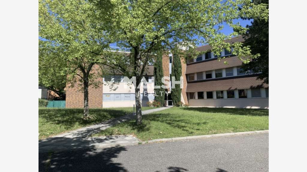 A louer bureaux 605m² divisible dès 255m² à Bron