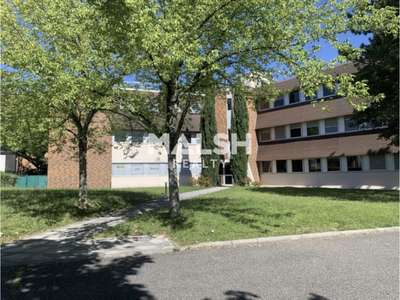 A louer bureaux 605m² divisible dès 255m² à Bron