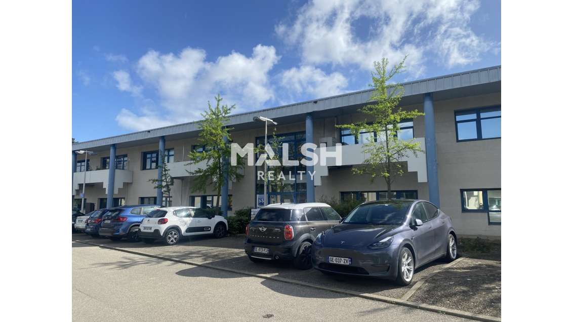 Bureaux à louer 214m² à Bron