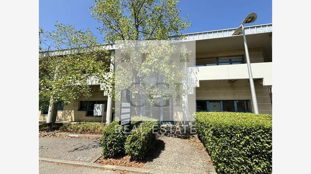 Loue bureaux de 165m² en R+1 à Bourgoin Jallieu