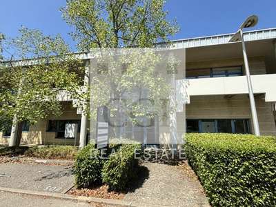 A louer bureaux rénovés de 323m² à Saint Priest