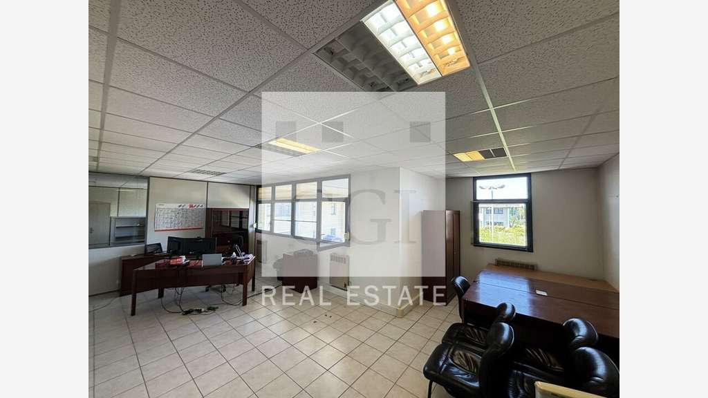 Loue bureaux de 165m² en R+1 à Bourgoin Jallieu