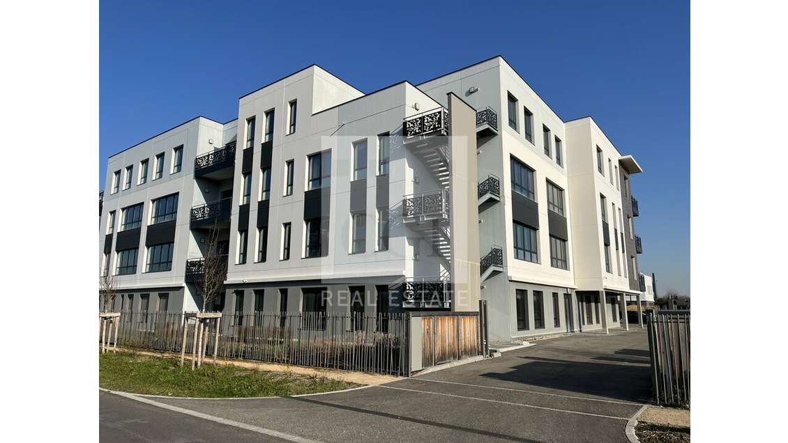 A louer bureaux 1054m² divisibles à Saint Priest