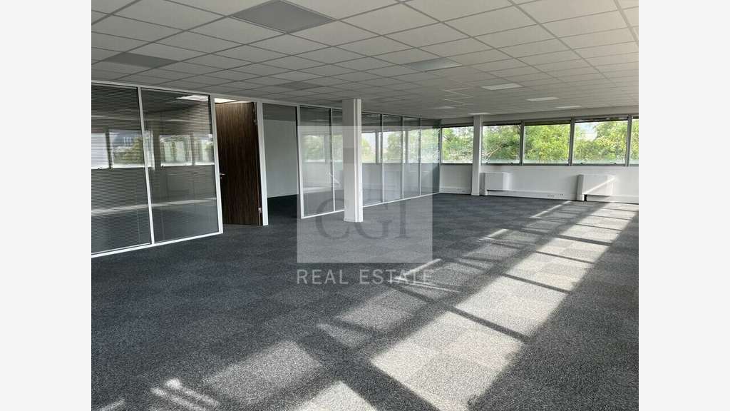 A louer bureaux 192m² R+1 à Bron