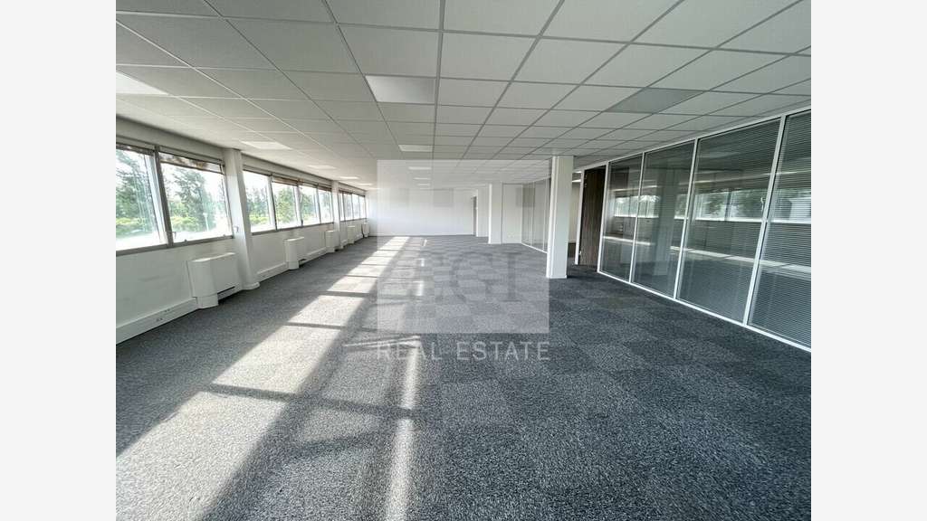 A louer bureaux 192m² R+1 à Bron