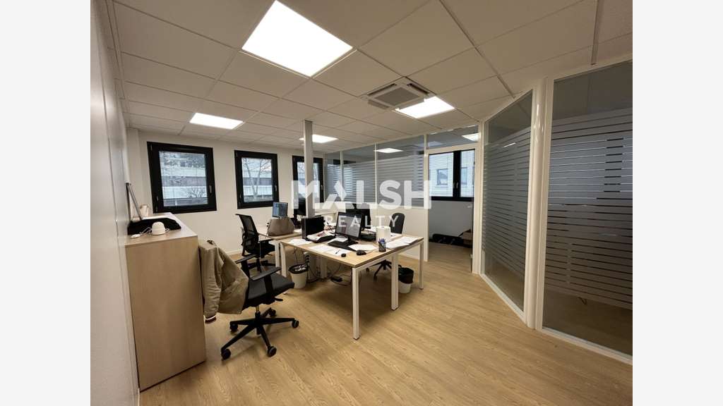 Bureaux 47m² en très bon état à louer à Bron A63