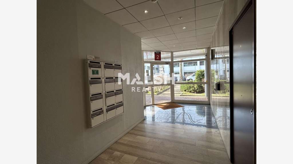Bureaux 414m² divisibles à louer à Bron