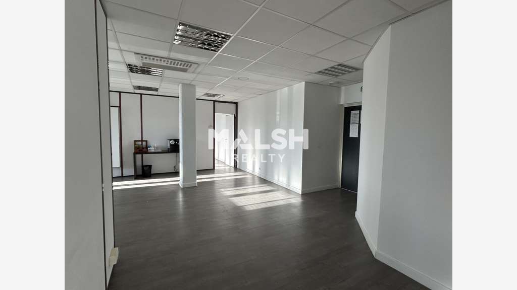 Bureaux 414m² divisibles à louer à Bron
