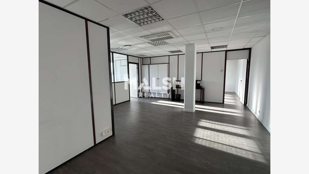 Bureaux 414m² divisibles à louer à Bron
