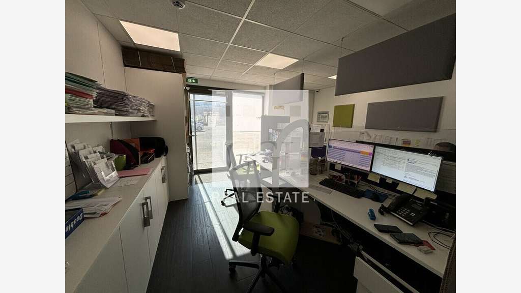 A louer bureaux lumineux 142m² Bron Parc du Chêne