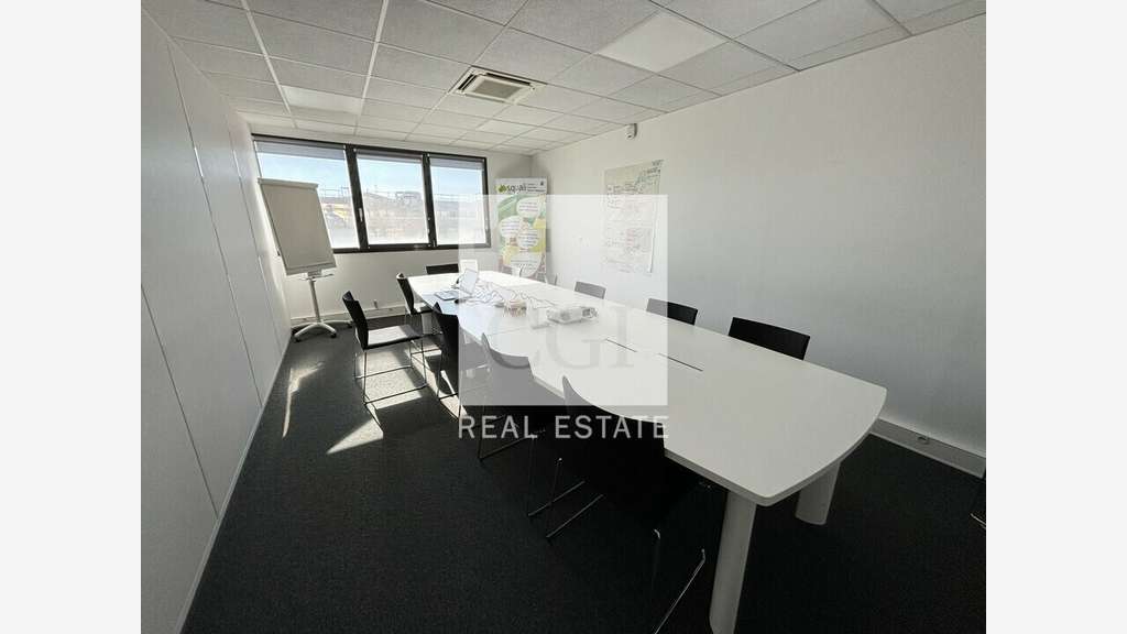 A louer bureaux lumineux 142m² Bron Parc du Chêne