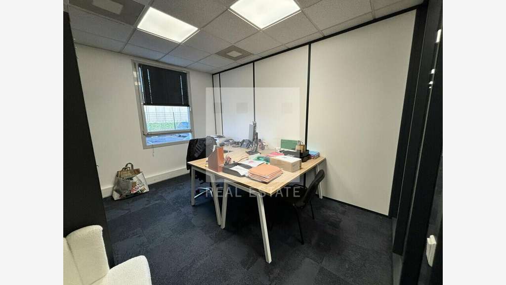 Bureaux 316m² RDC à louer à Bron Parc du Chêne