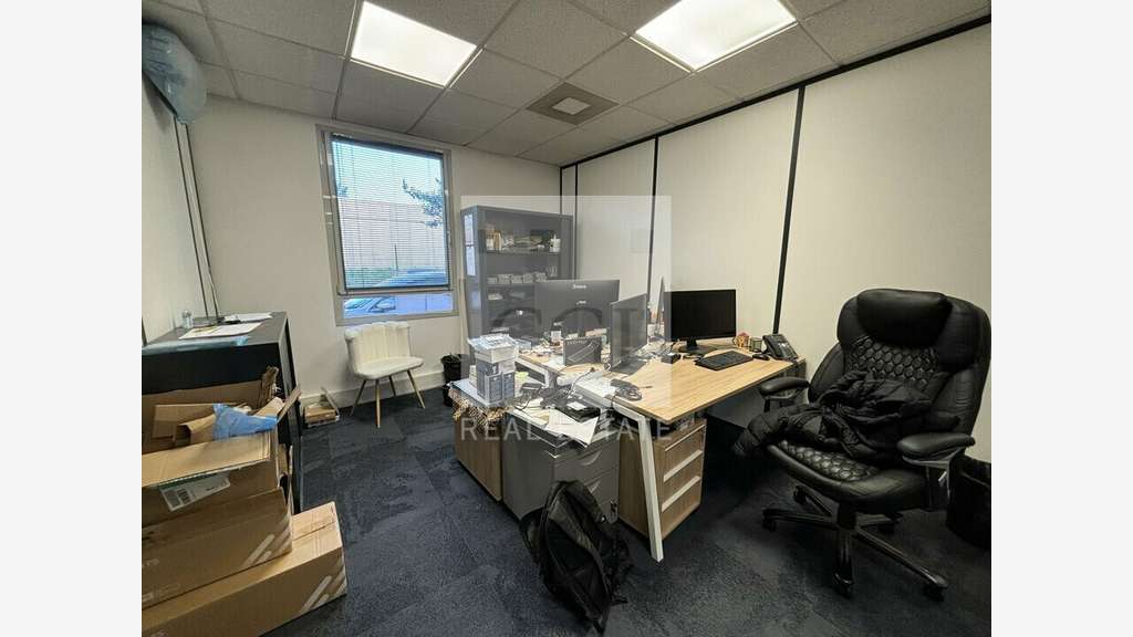 Bureaux 316m² RDC à louer à Bron Parc du Chêne