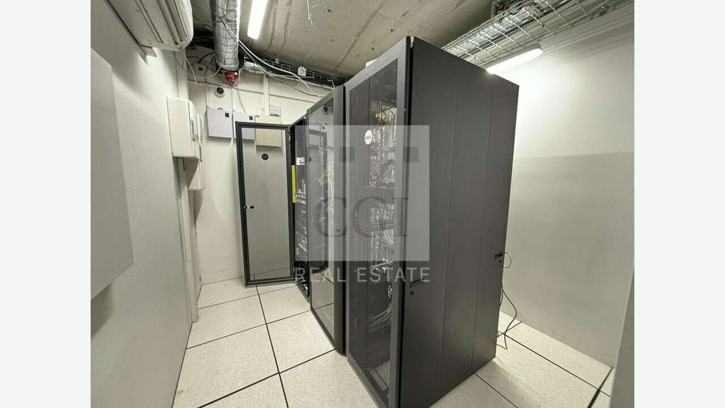 Bureaux 316m² RDC à louer à Bron Parc du Chêne