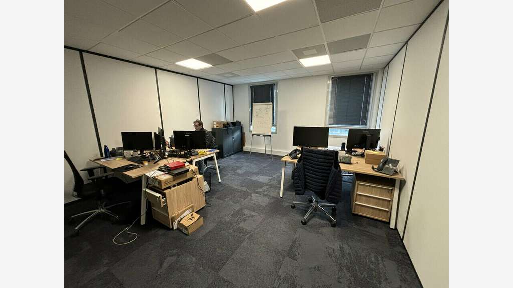 Bureaux 316m² RDC à louer à Bron Parc du Chêne