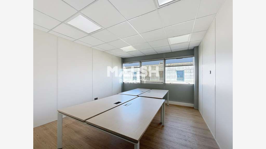 A louer bureaux rénovés de 260m² à Bron