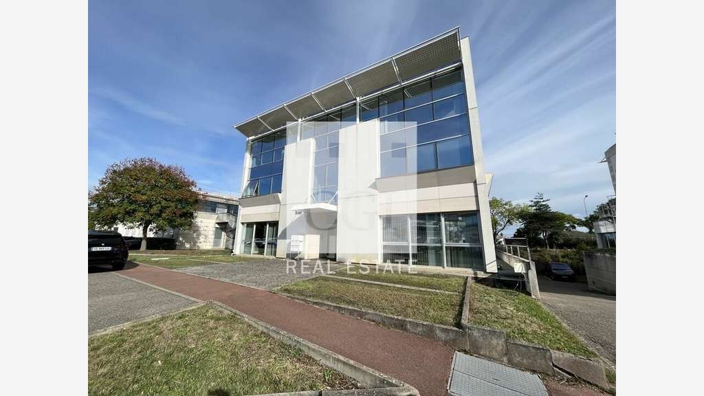 Bureaux à partir de 100m² à louer à Bron