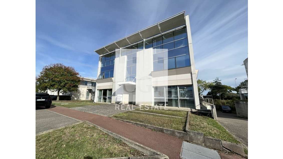 Bureaux à partir de 100m² à louer à Bron