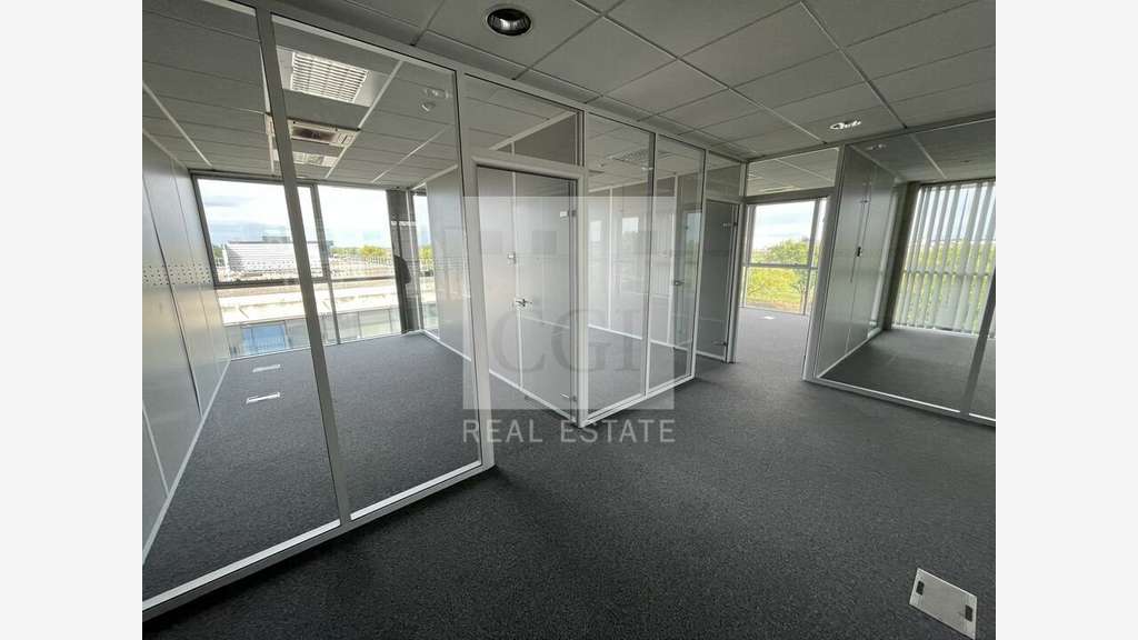 Bureaux à partir de 100m² à louer à Bron