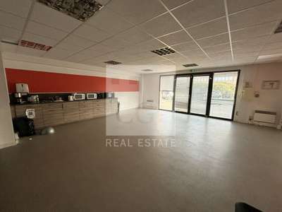 Bureaux en bon état et climatisés à louer à Bron 