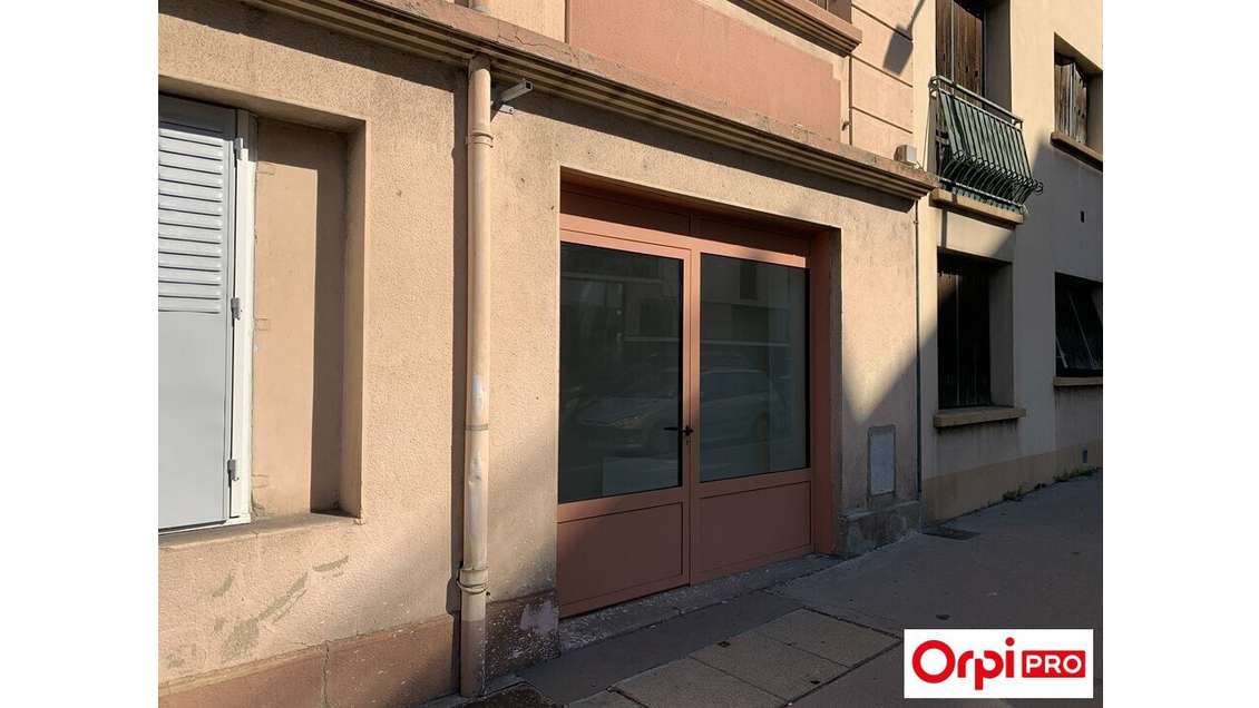 A louer local rénové 24m² axe passant à Bron