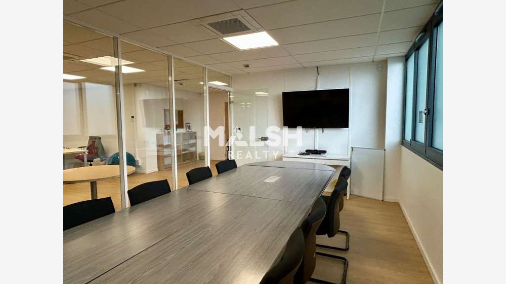 Bureaux à louer 167m² RDC à Bron
