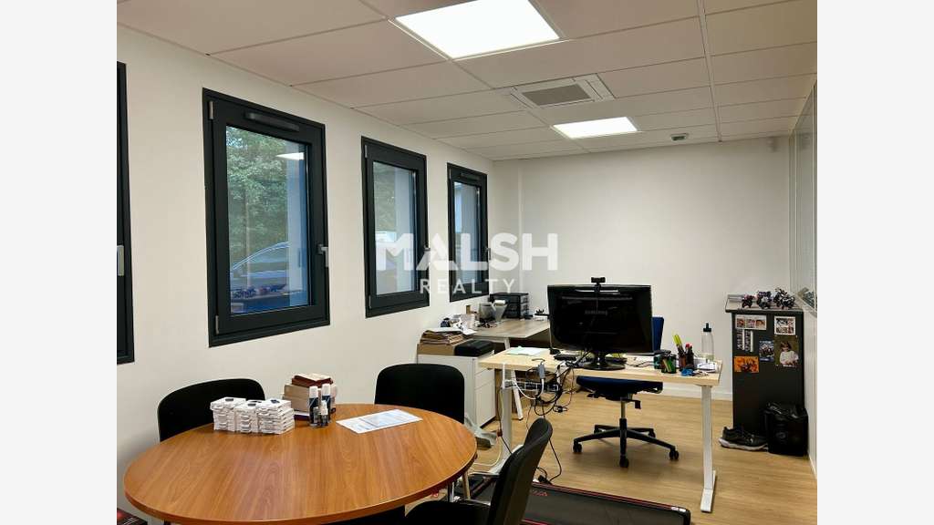 Bureaux à louer 167m² RDC à Bron