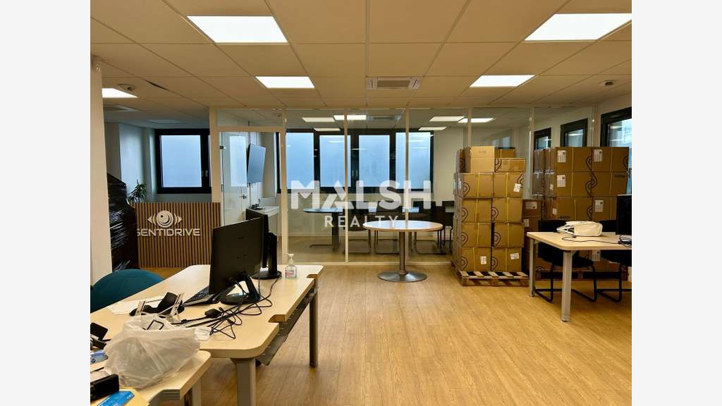 Bureaux à louer 167m² RDC à Bron