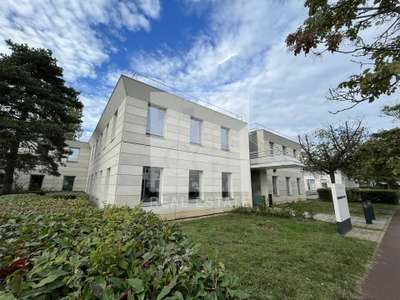 Bureaux 229m² divisibles à louer à Bron
