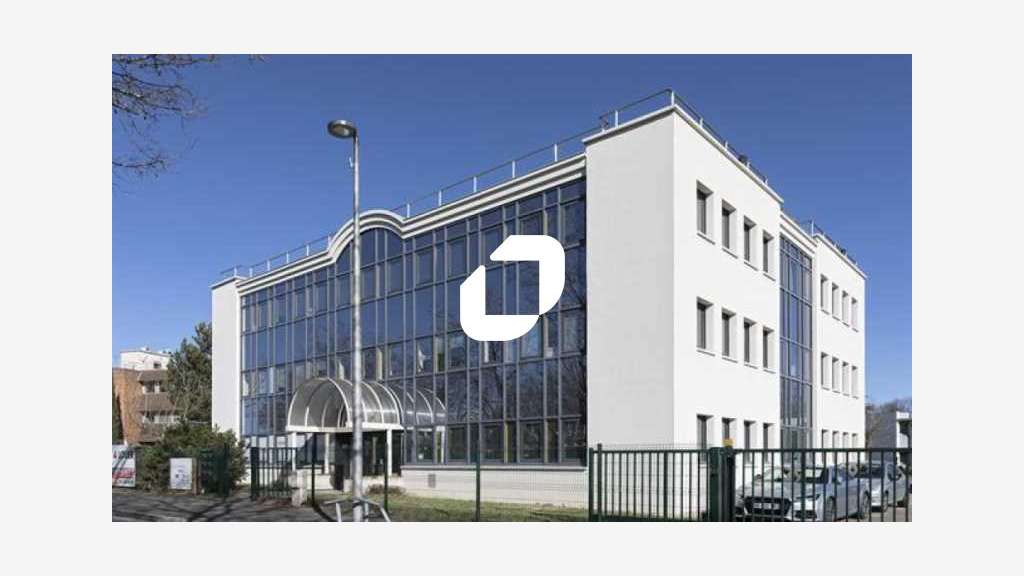 A louer bureaux 118m² à Bron za Saint Exupéry