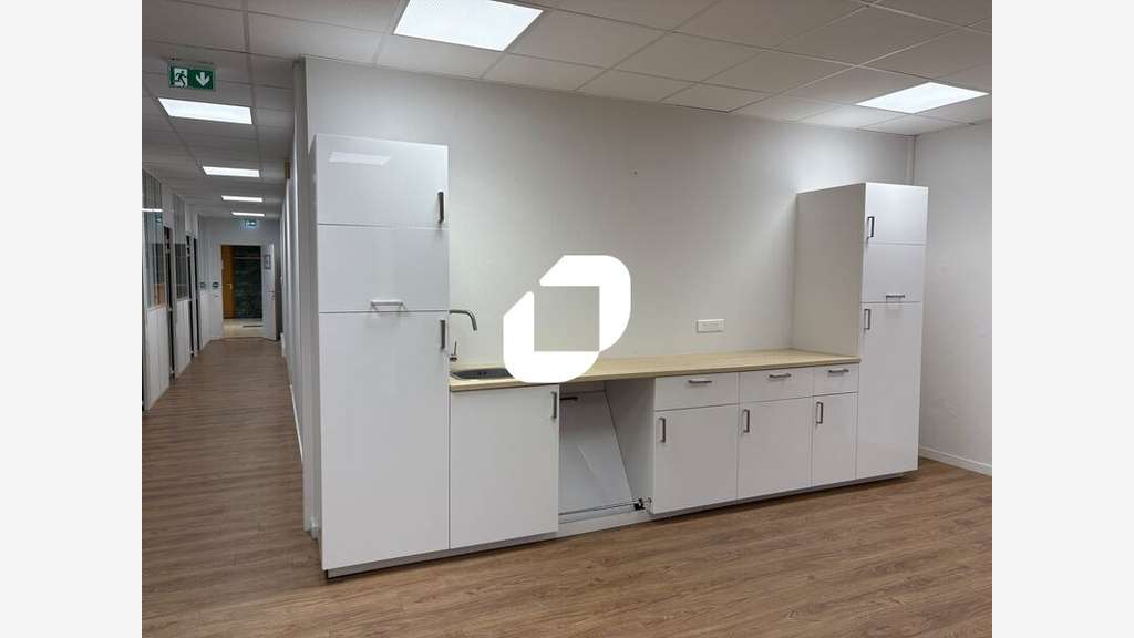 A louer Bureaux 163m² Bron