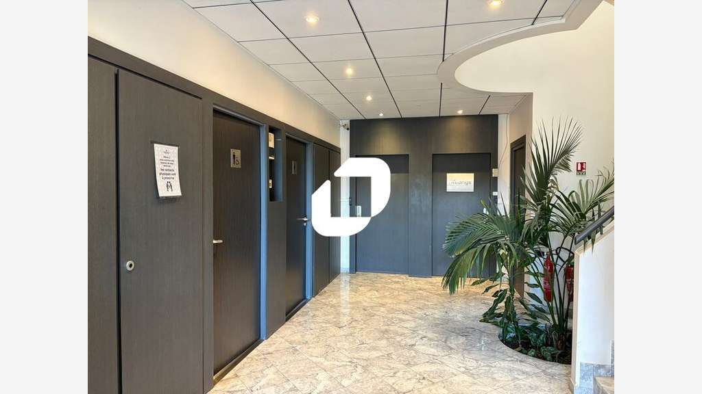 A louer Bureaux 450m² Bron