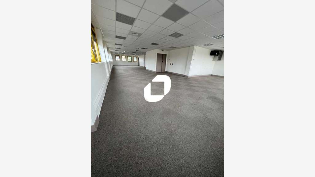 A louer Bureaux 118m² Bron